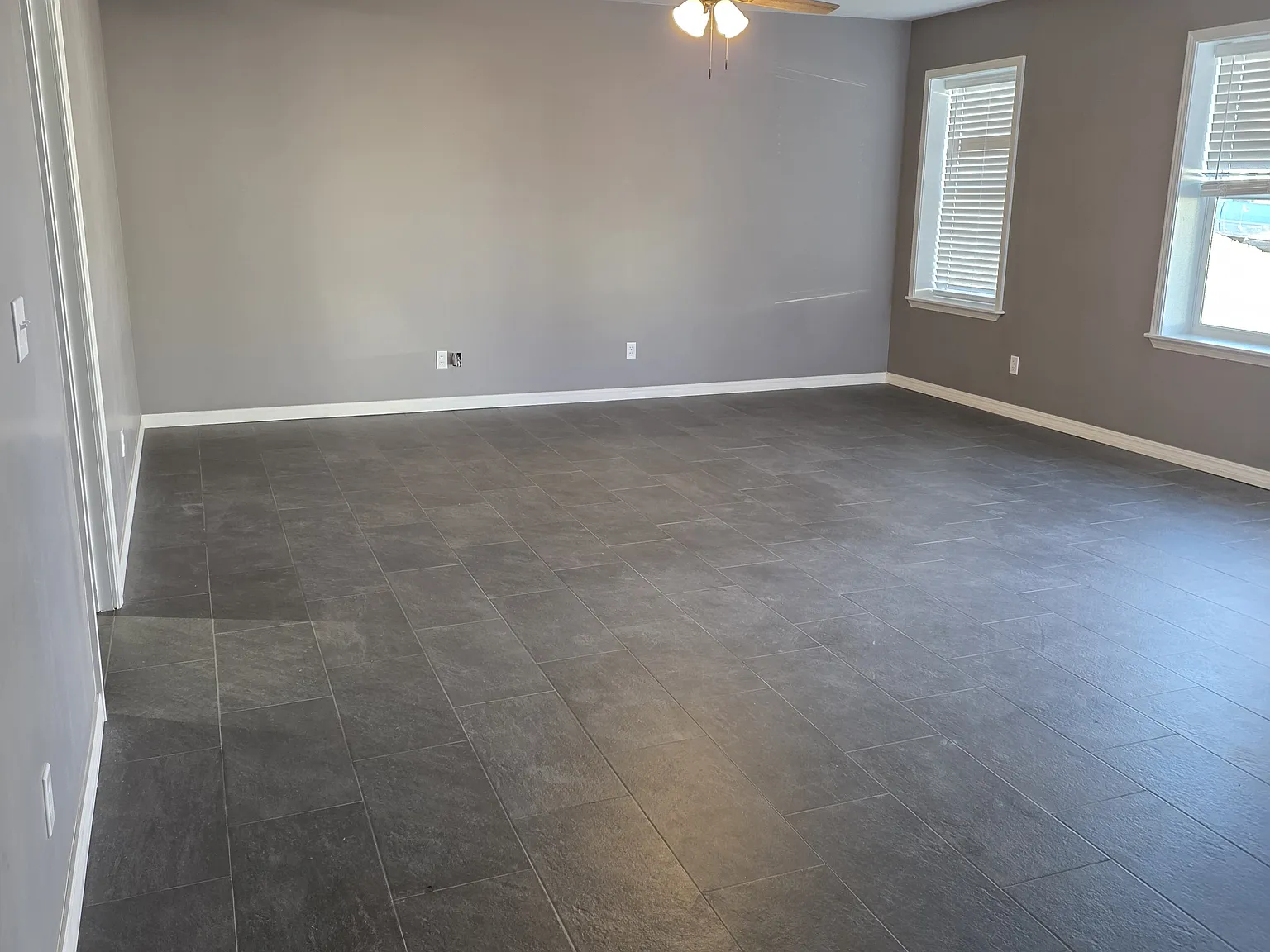 2 bed, 1000 sqft, $1,300 — Photo 4