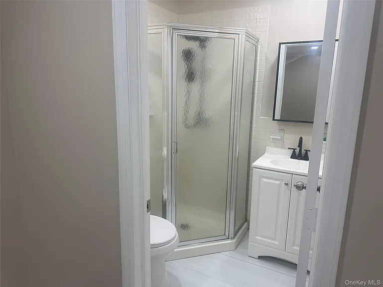 106 Pelhamdale Ave — Photo 6