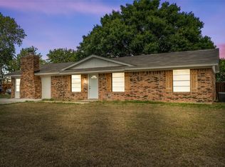 810 S Western Hills Dr, Howe, TX 75459