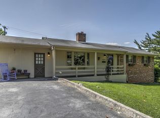 3203 Bromley Rd, Roanoke, VA 24018