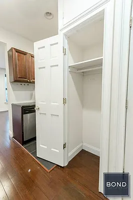 Rented by Bond New York | media 8