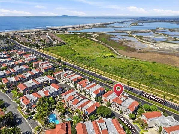 19225 Seabrook Ln, Huntington Beach, CA 92648