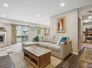 96 Garden Ct, Succasunna, NJ 07876