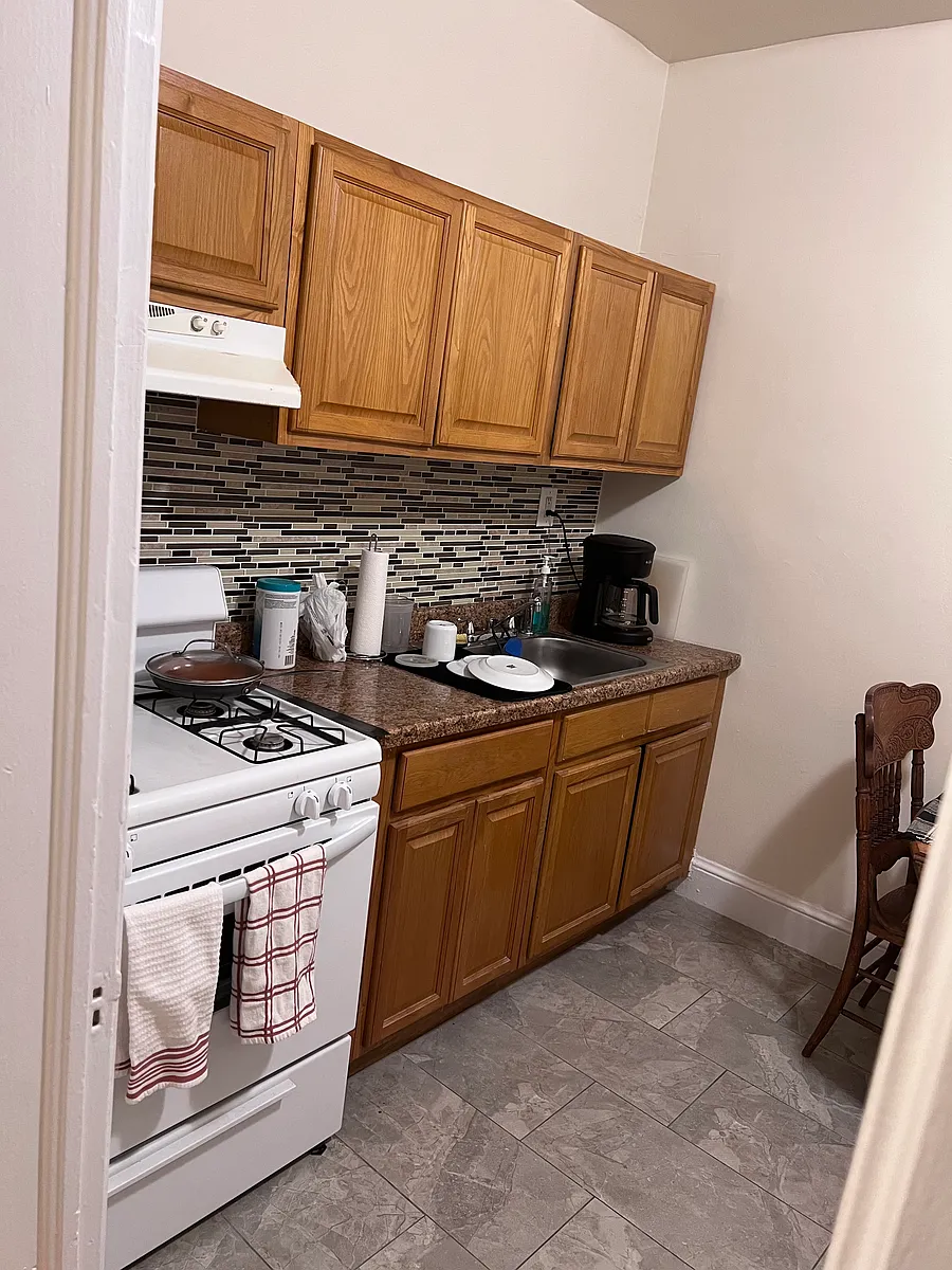 pictures are of other apartments in building, new pictures will be added after tenant moves out 4/30 - 460 Franklin Ave