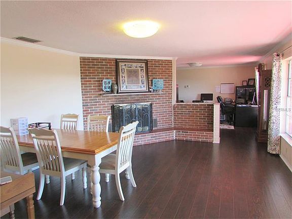 3rd image of 130 Lake Bonny Dr E
