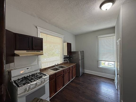 5th image of 1515 E 19th St APT 6