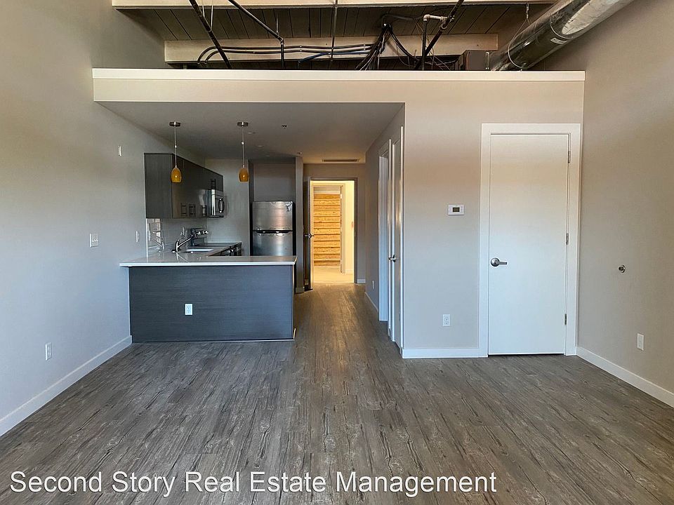 1st image of 2100 Rossville Ave #208
