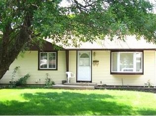 8978 S Main St, Hometown, IL 60456