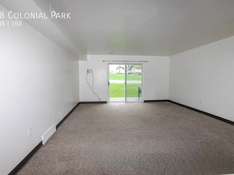 18 Colonial Park — Photo 6