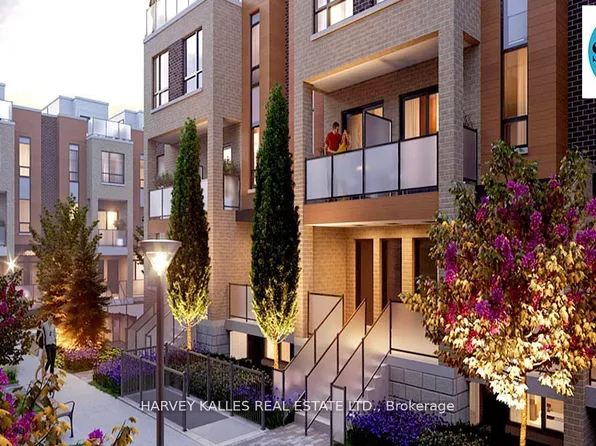 16 Lytham Green Cir #22, Newmarket, ON L3Y 0H3