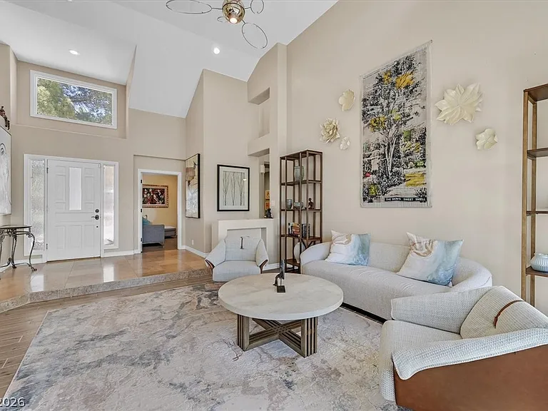 8161 Round Hills Cir — Photo 5