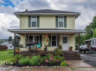 17 Cemetery St, Lock Haven, PA 17745