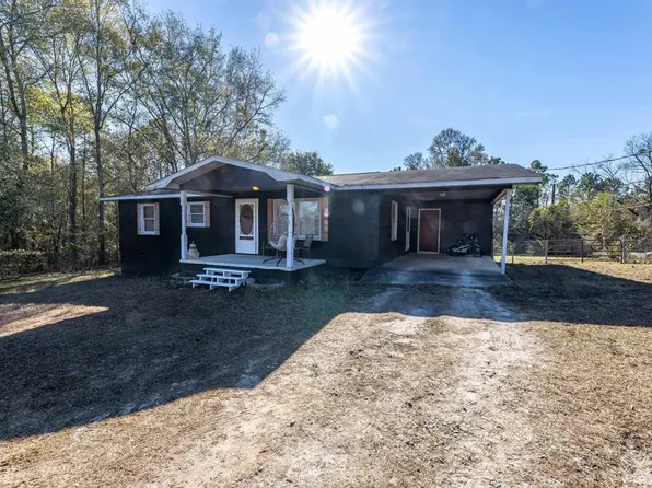 16 Tigner Dr, Seale, AL 36875