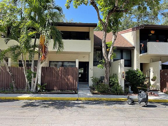 4th image of 19448 NE 26th Ave APT 73B