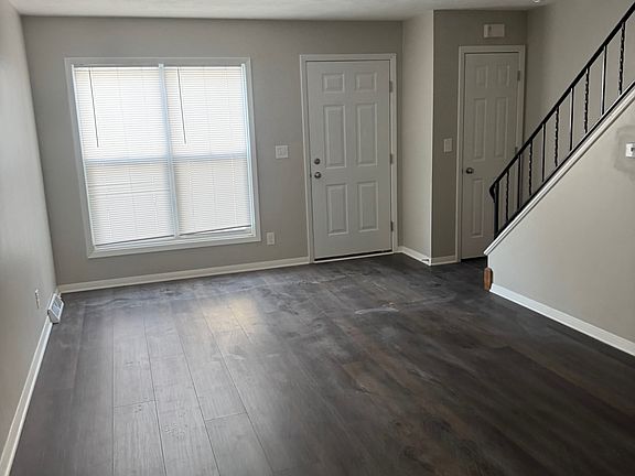 3rd image of 29 Sutton Ct #27