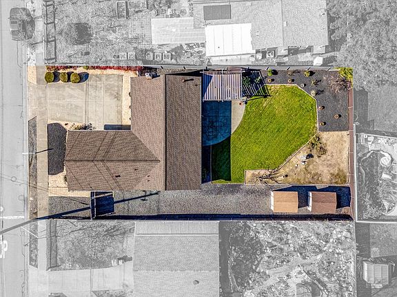 4th image of 1477 Russell Avenue