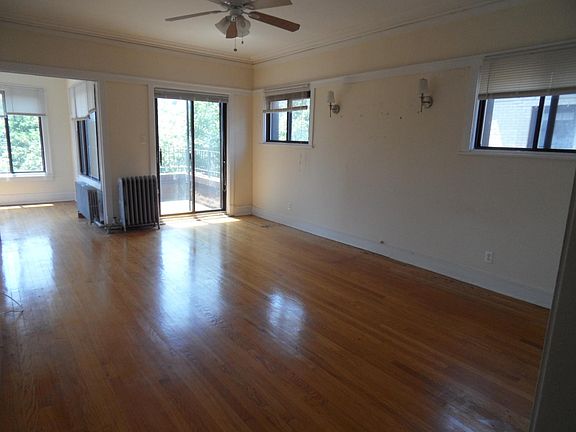 2nd image of 1220 W Farwell Ave APT 3