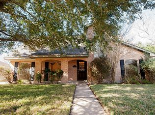 9006 Sterlingame Dr, Houston, TX 77031