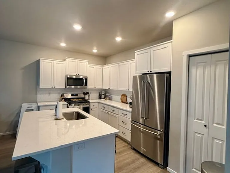 20639 Rolen Ave — Photo 4