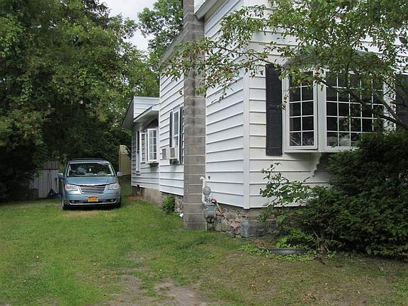 2nd image of 25 Washington St