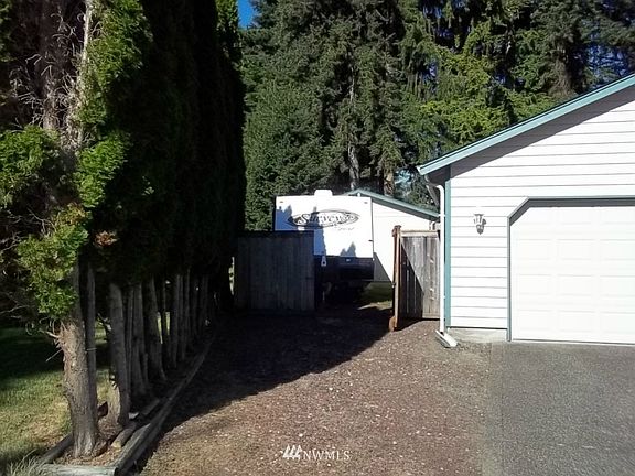 2nd image of 1125 Scarlet Oaks Drive SE