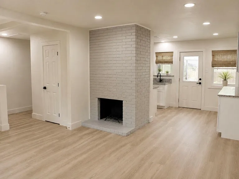 5831 Chinaberry Dr — Photo 2