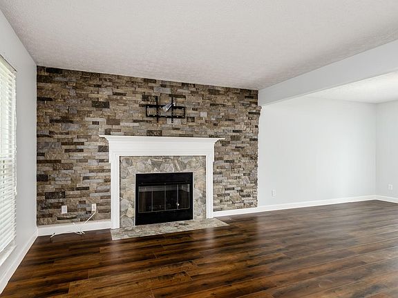 4th image of 9061 Longstone Dr