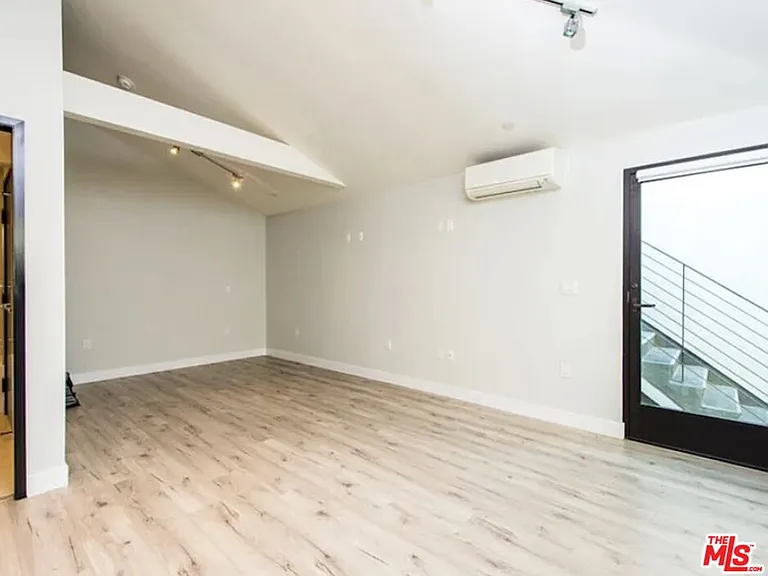 483 Washington Blvd #483 — Photo 8