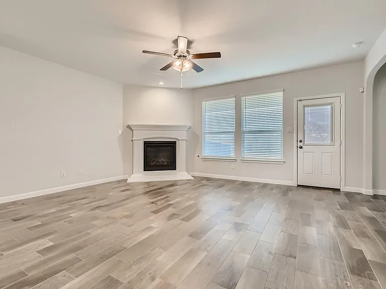 15952 Hayes Ridge Dr — Photo 10