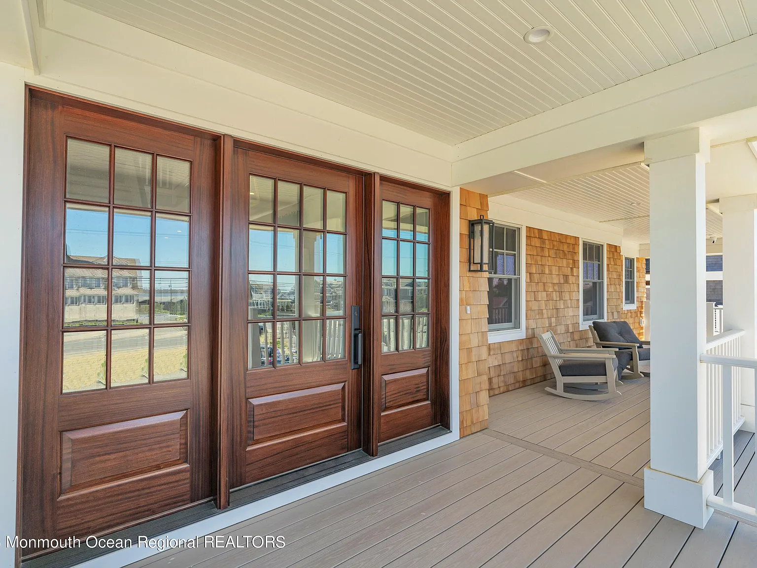 6 bed, 5.5 bath, 5629 sqft, $40,000 — Photo 3