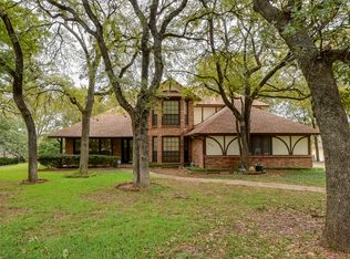 8808 Sylvan Ct, Fort Worth, TX 76120