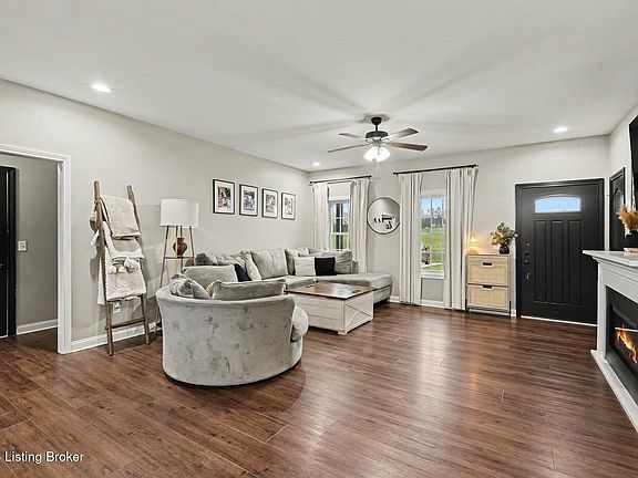 5th image of 263 Reservoir Ln