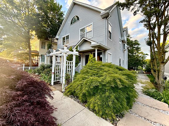 3rd image of 110 Annapolis St #A