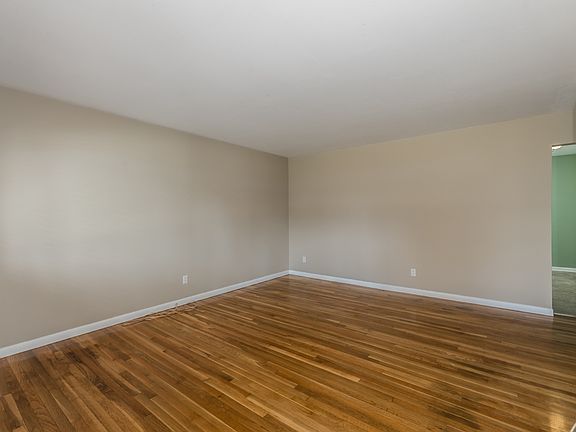 3rd image of 1125 Bluebird Dr