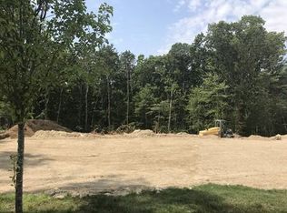 27 E Meadow Ln, Middleton, MA 01949