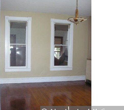 2nd image of 469 Saint Clair Avenue