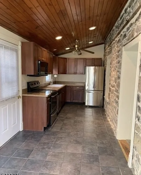 325 Greenwich St — Photo 2