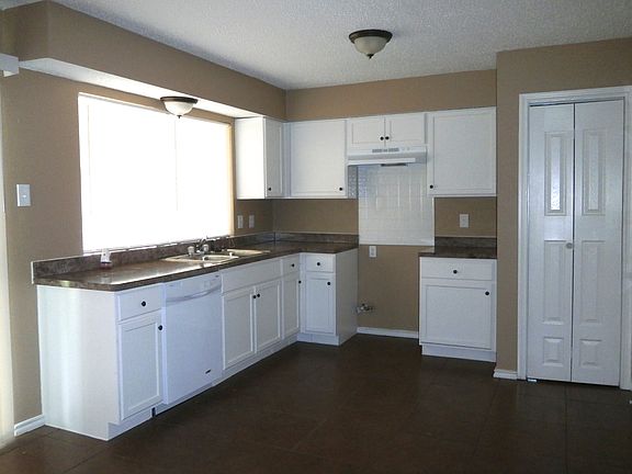 4th image of 423 Paldao Dr
