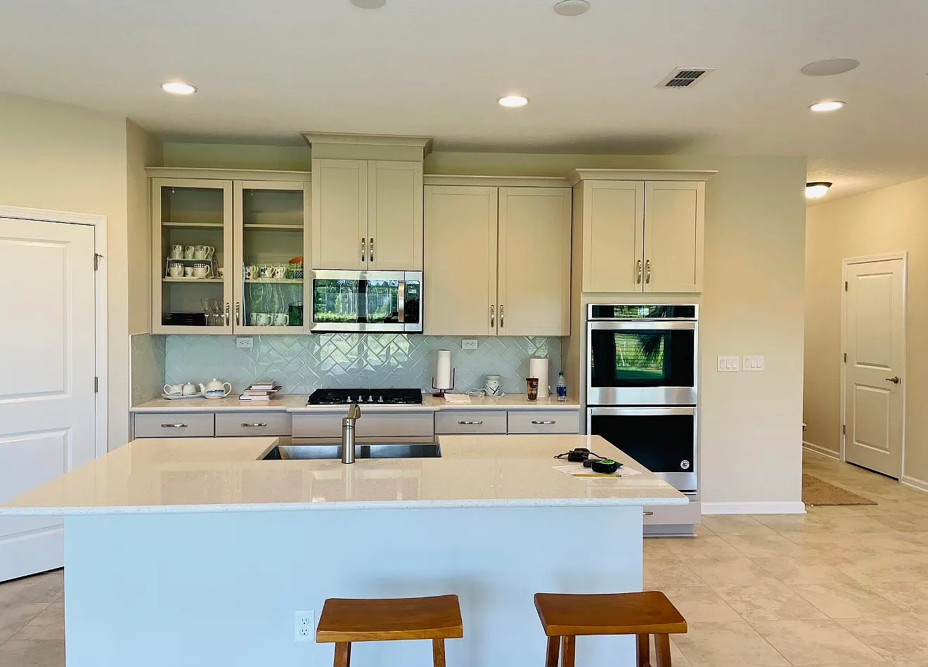 3 bed, 2.5 bath, 1965 sqft, $2,550 — Photo 4