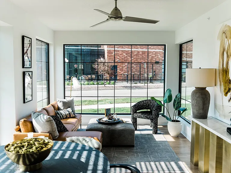 District Lofts ll Apartments — Photo 19