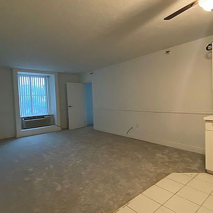 2nd image of 224 E Garden St APT 114