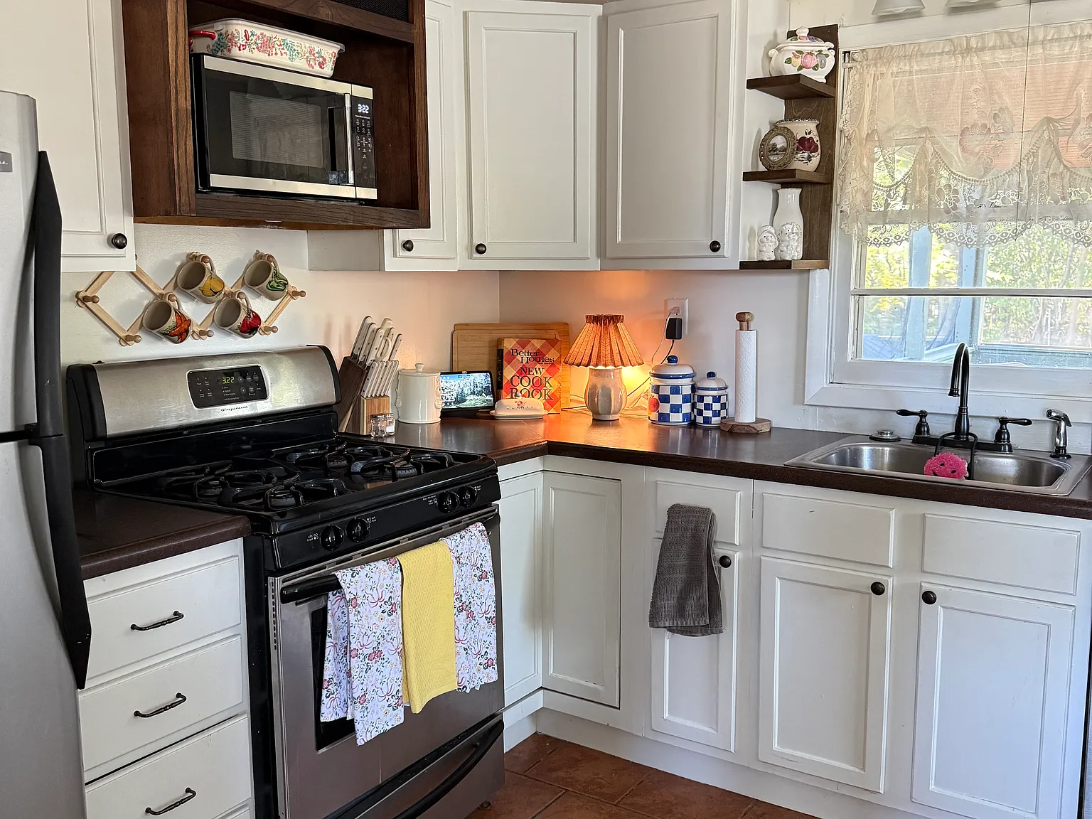 909 E Prairie Ln — Photo 2