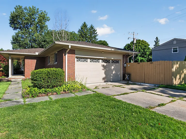 30110 Bentley St — Photo 11