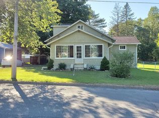 335 N Clark St, Centreville, MI 49032