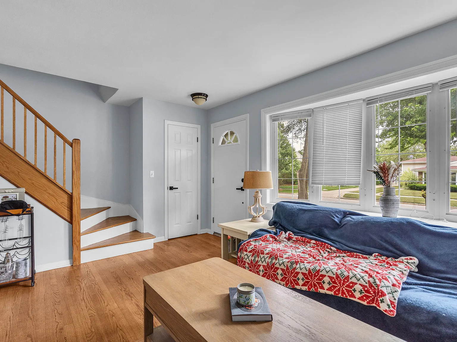3 bed, 1.5 bath, 2950 sqft, $3,100 — Photo 4