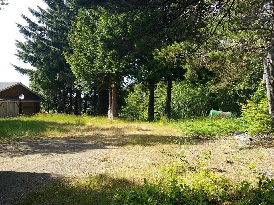 2nd image of 260 SW View Dr