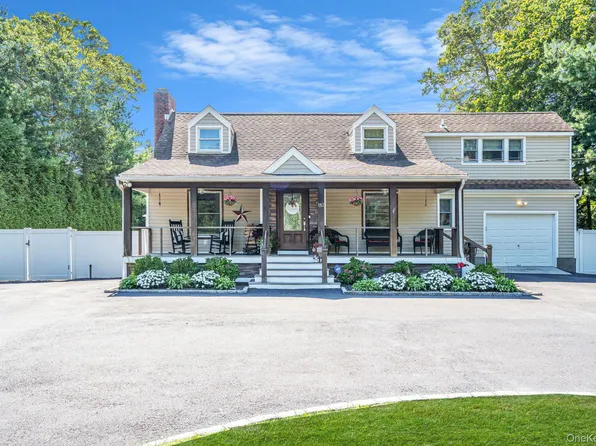 183 Old Country Road, Speonk, NY 11972