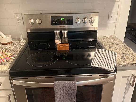 4th image of 4507 French St