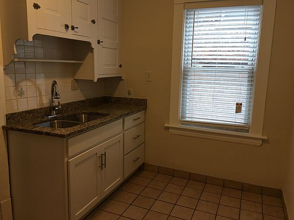 12912 larchmere # 2 kitchen 