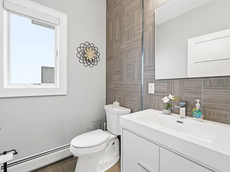 391 Lincoln Ave — Photo 31